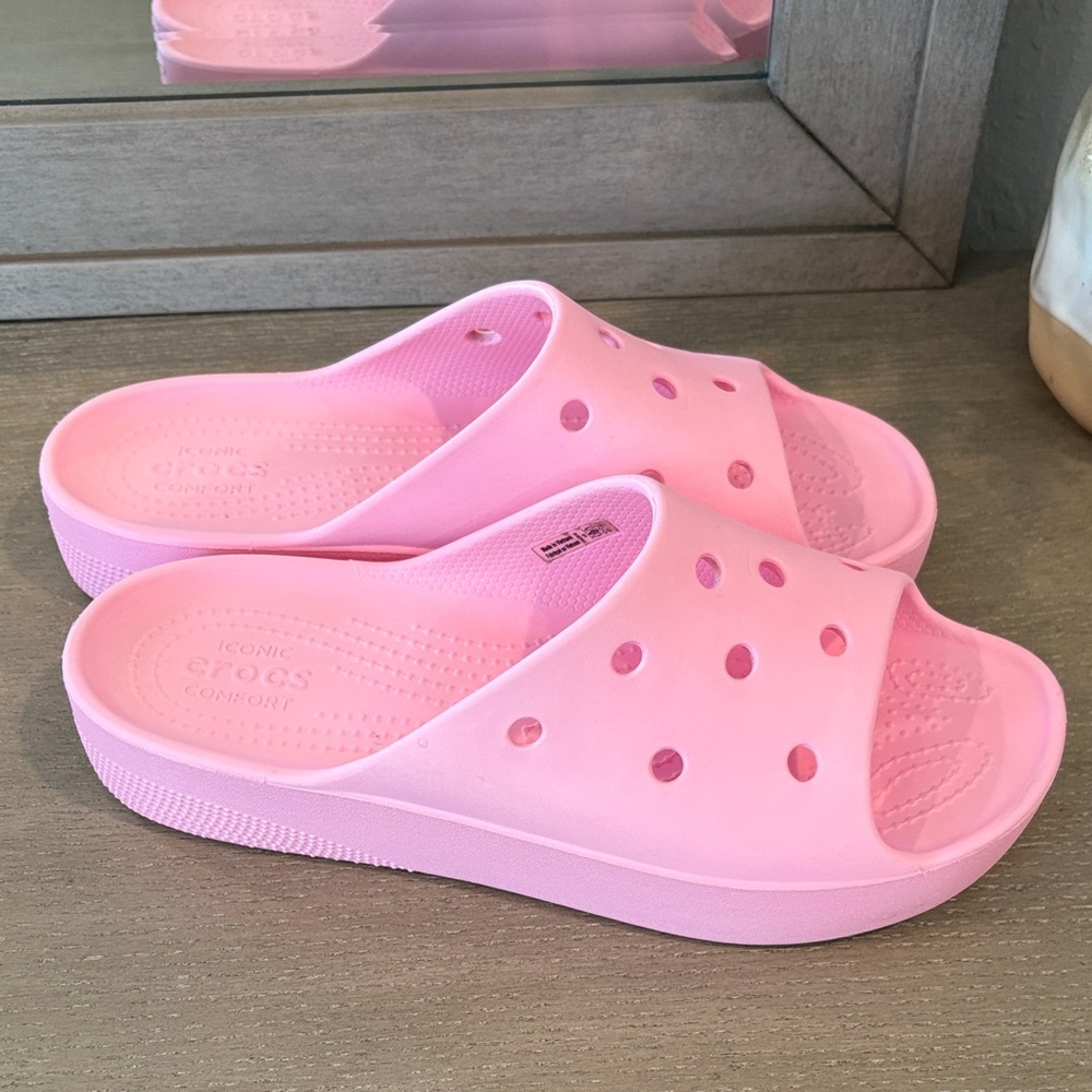 CROCS Women's Bubblegum Pink Slip-On Sandals